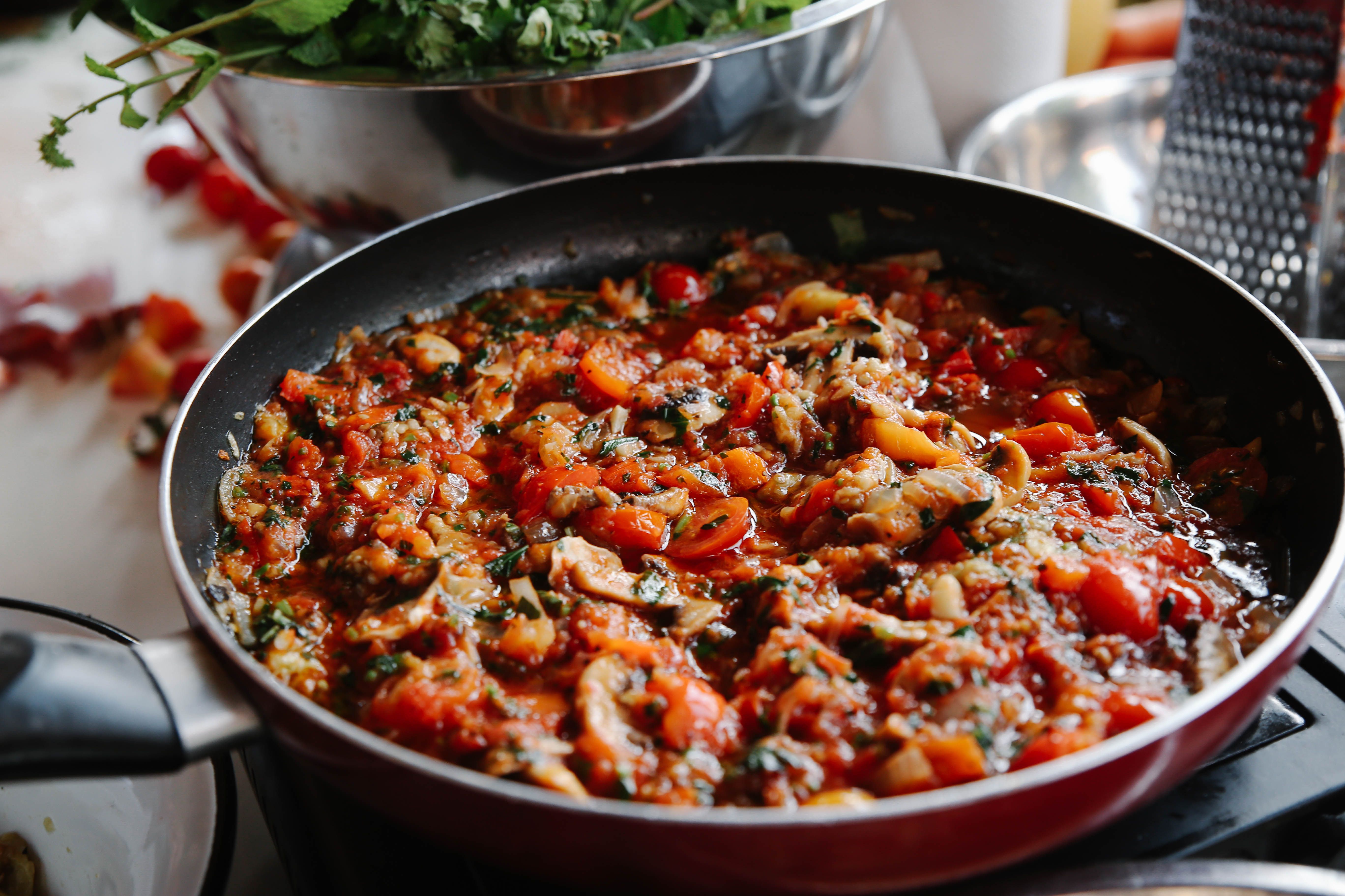 Sauce tomate mijotée selon la recette de famille